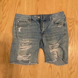 American Eagle Tomgirl Bermuda distressed shorts